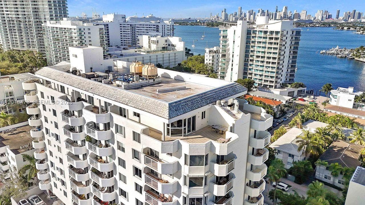 A12018473 — Miami Beach