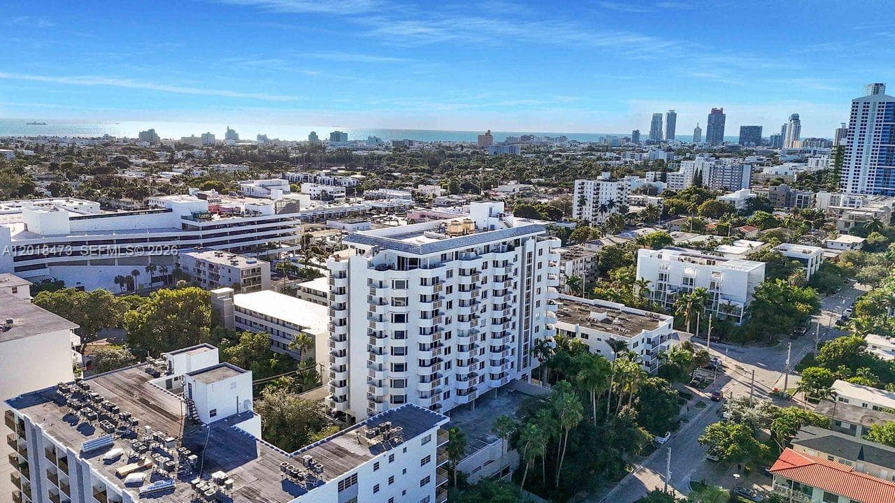 A12018473 — Miami Beach — 28