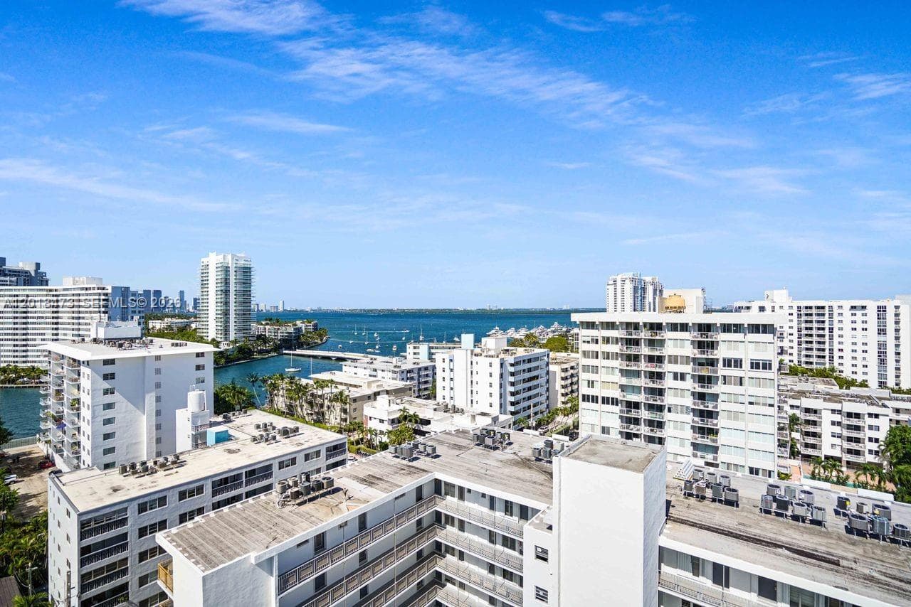 A12018473 — Miami Beach — 9