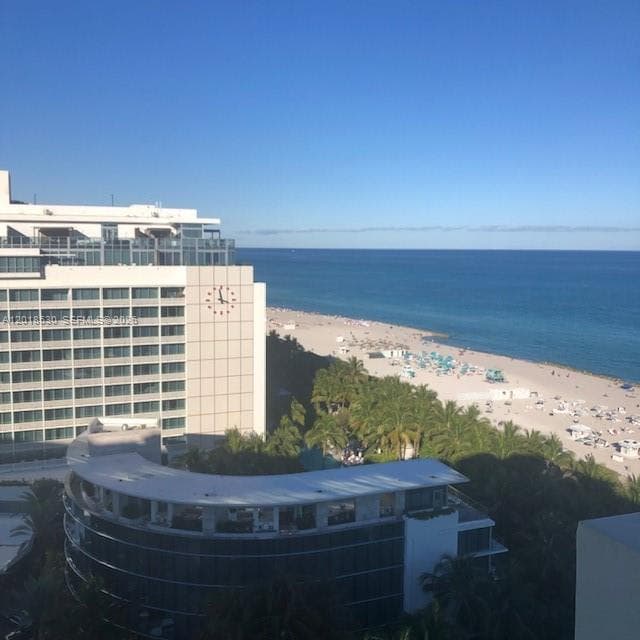 A12018530 — Miami Beach — 23