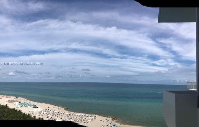 A12018530 — Miami Beach — 2