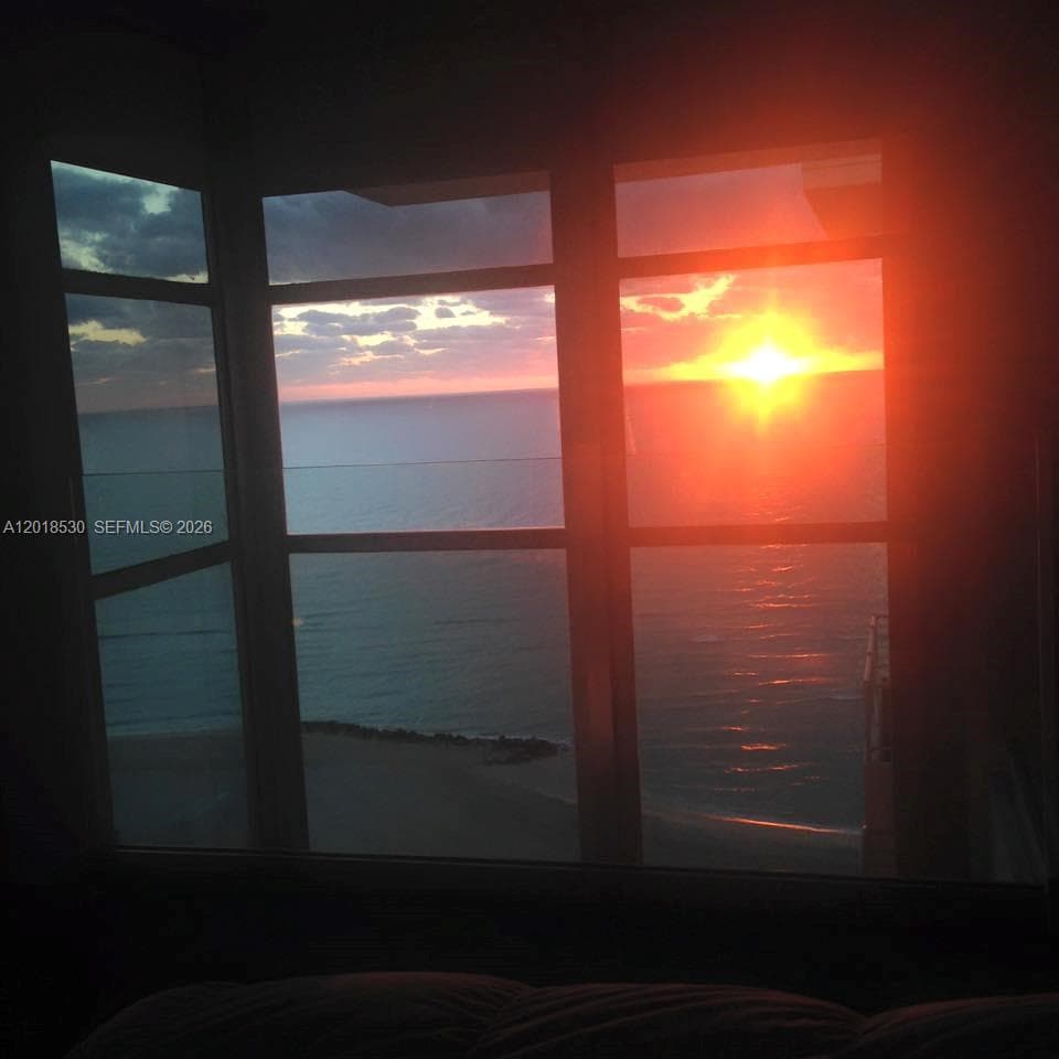 A12018530 — Miami Beach