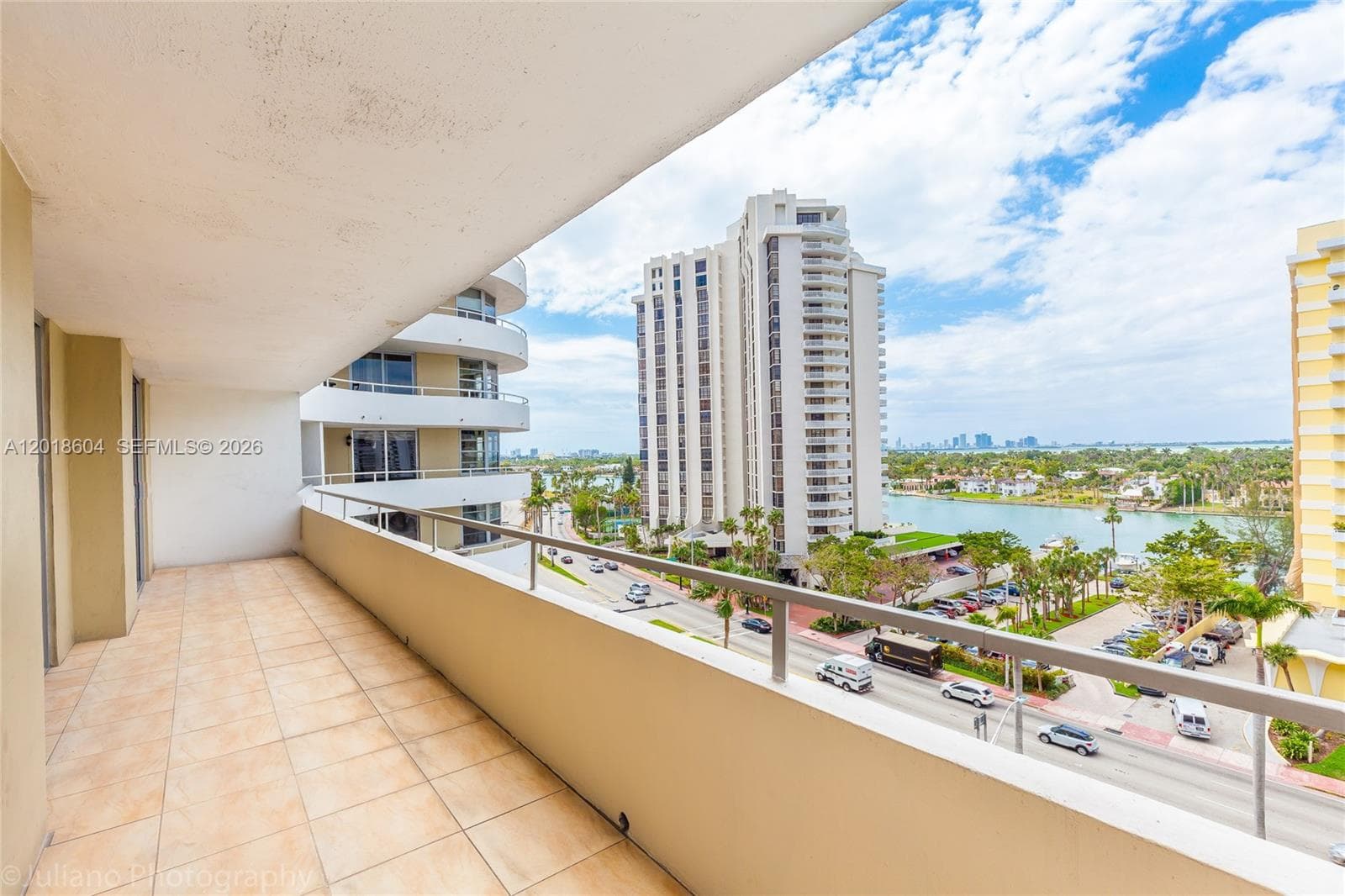 A12018604 — Miami Beach — 24