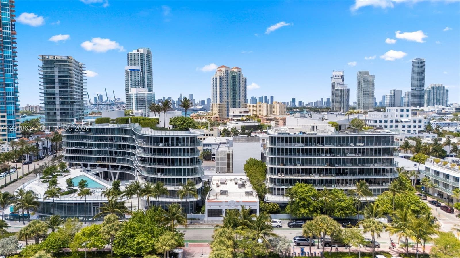 A12018631 — Miami Beach — 33