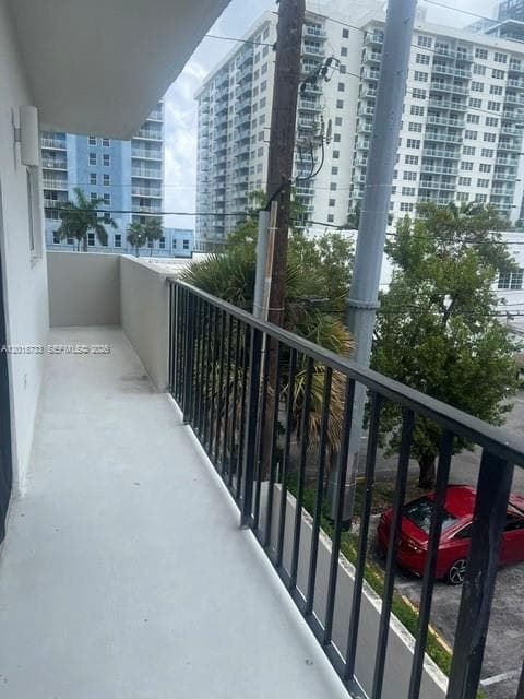 A12018733 — Miami Beach — 2