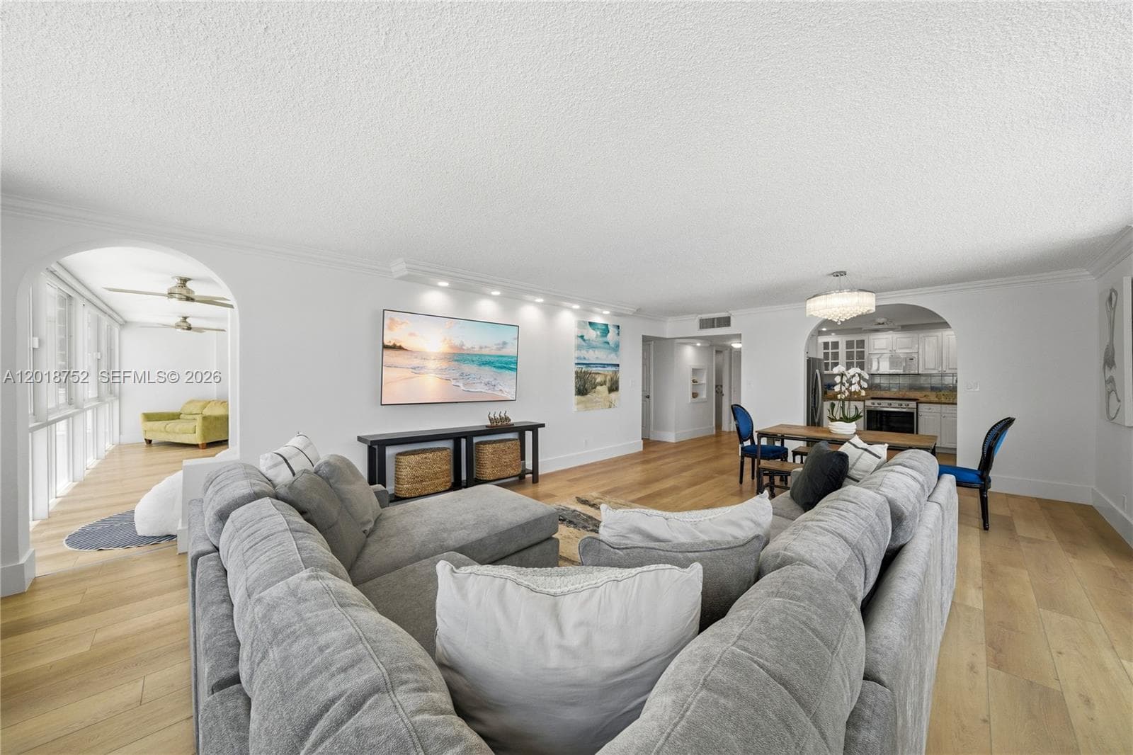 A12018752 — Miami Beach — 6