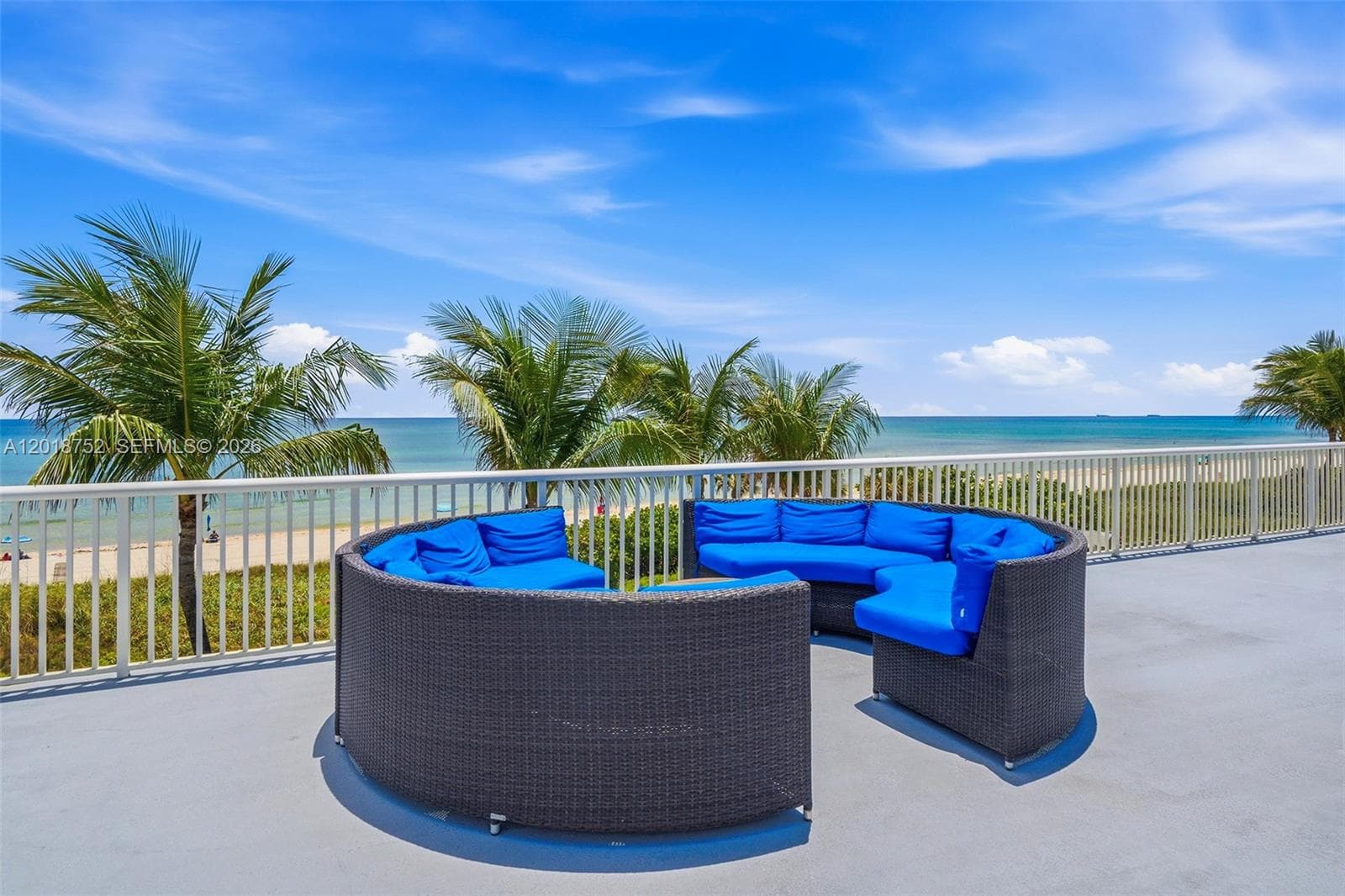 A12018752 — Miami Beach — 22