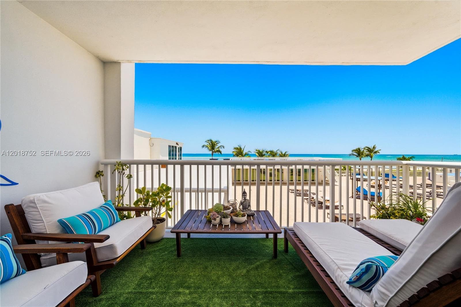 A12018752 — Miami Beach