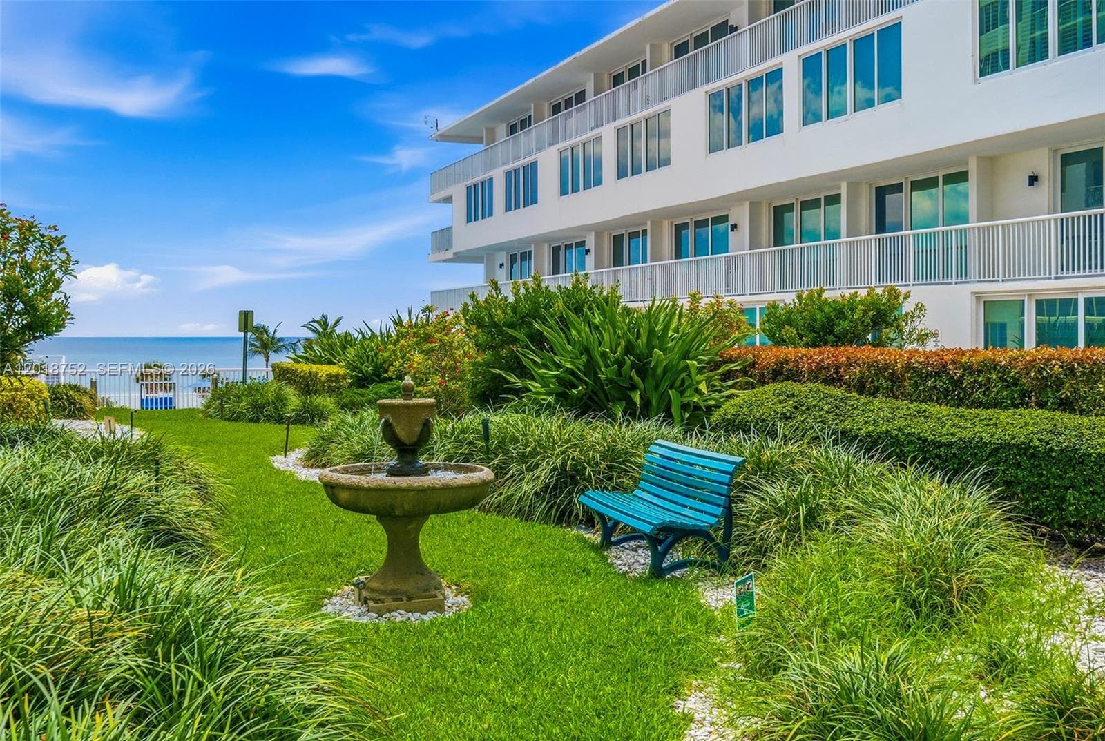 A12018752 — Miami Beach — 37