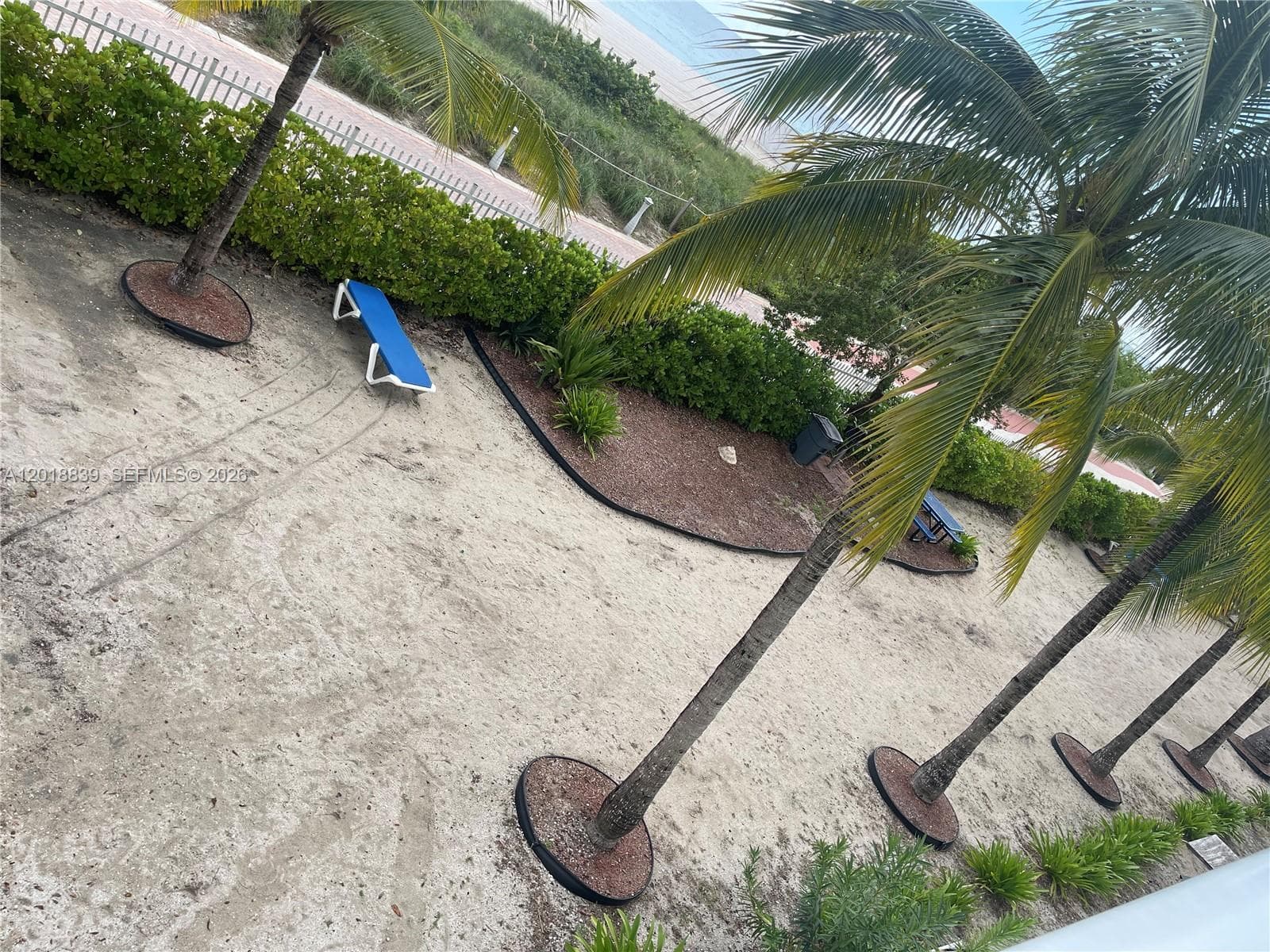 A12018839 — Miami Beach — 29