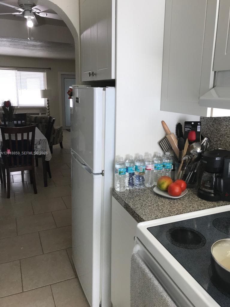 A12018859 — Miami Beach — 6