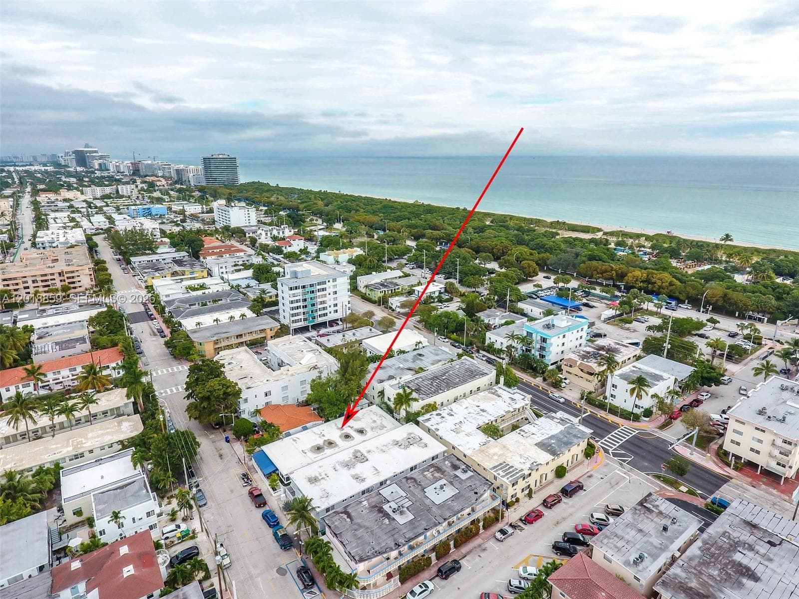 A12018859 — Miami Beach — 15