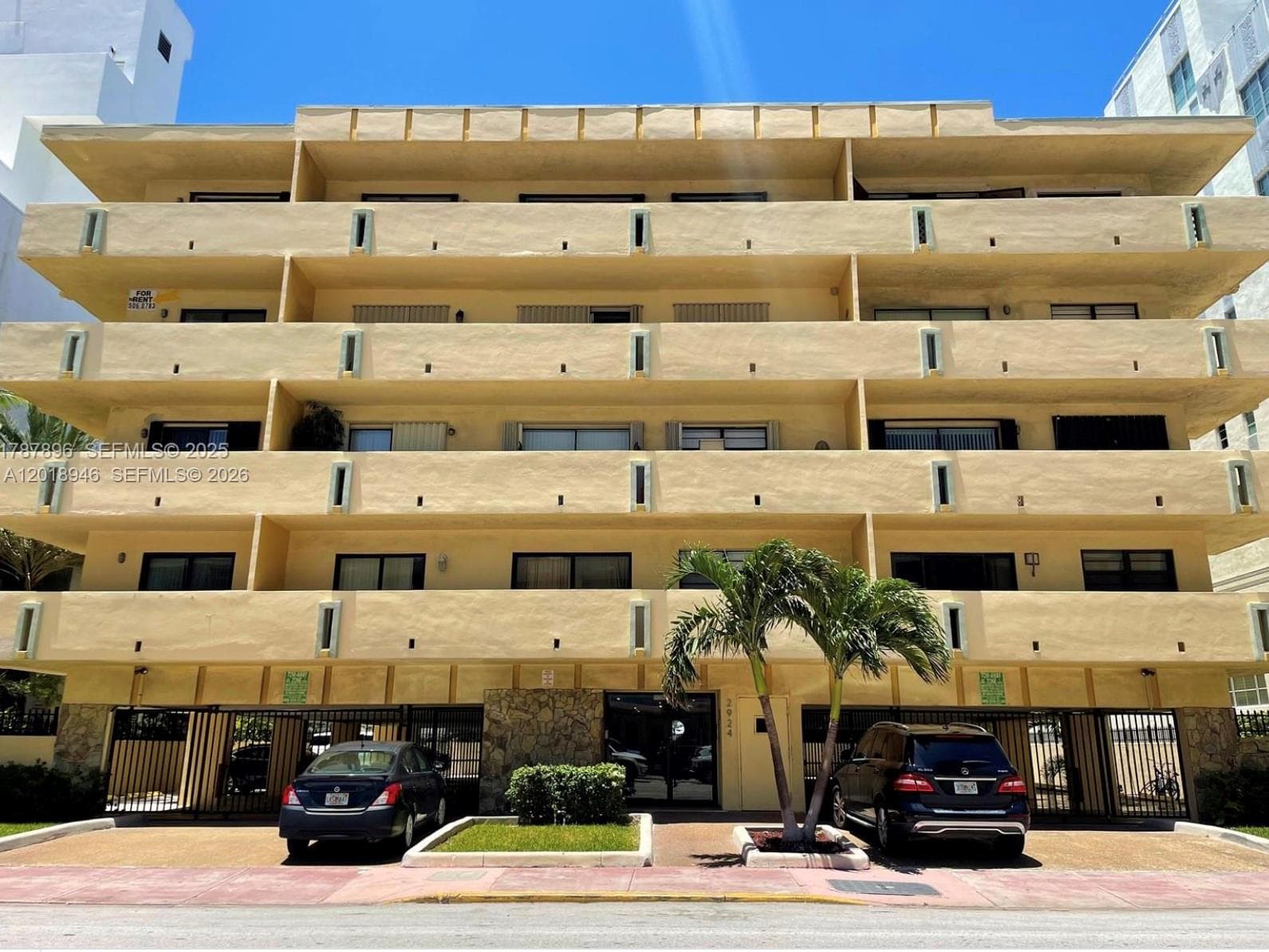 A12018946 — Miami Beach