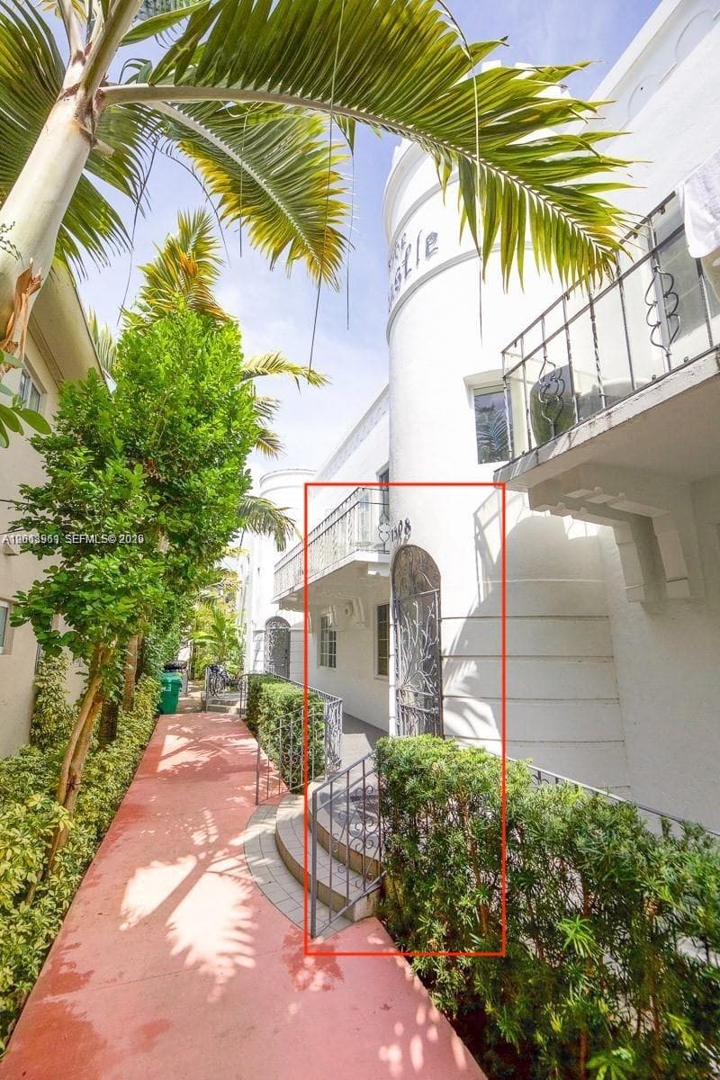 A12018961 — Miami Beach — 4