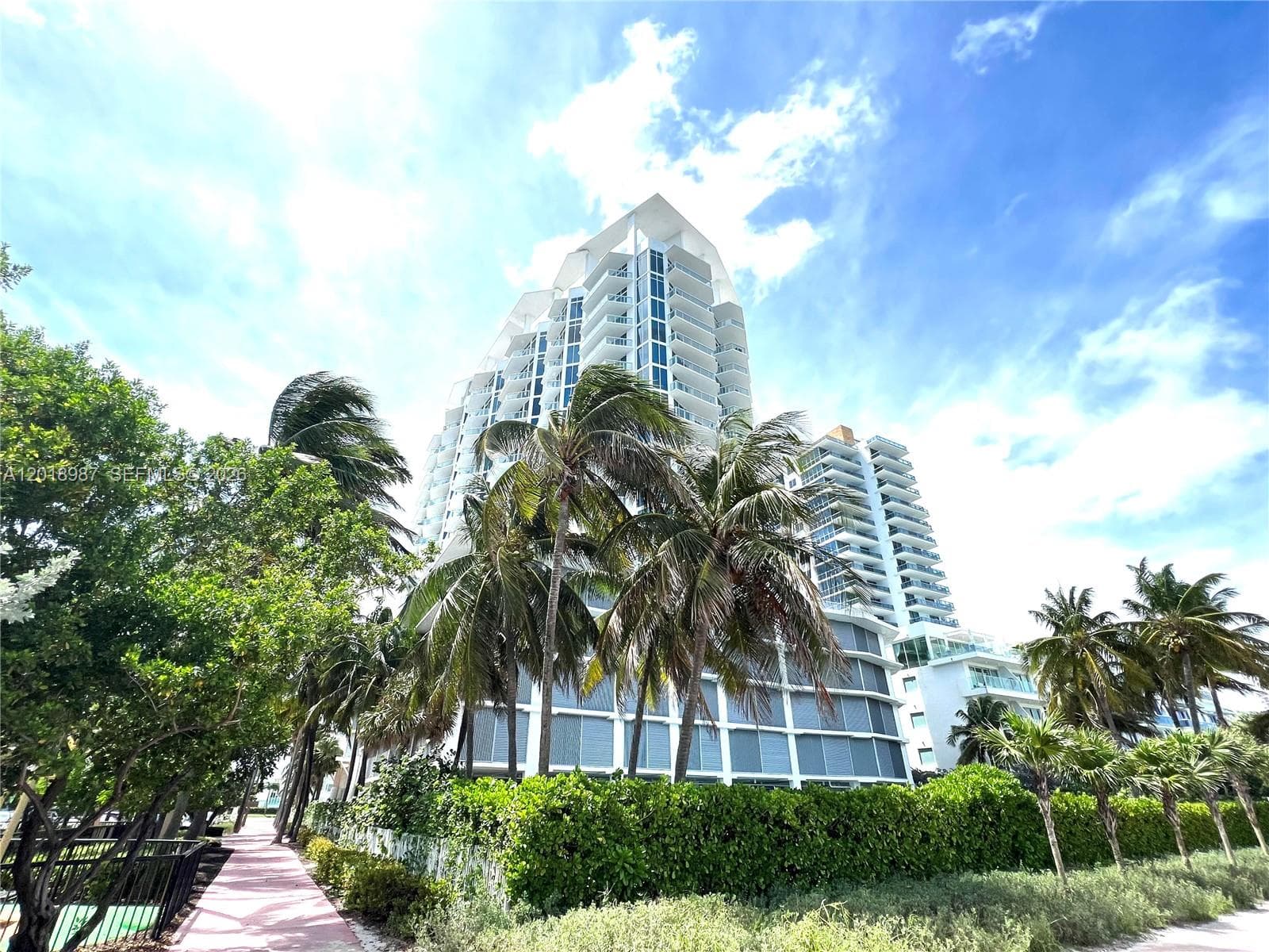 A12018987 — Miami Beach — 17
