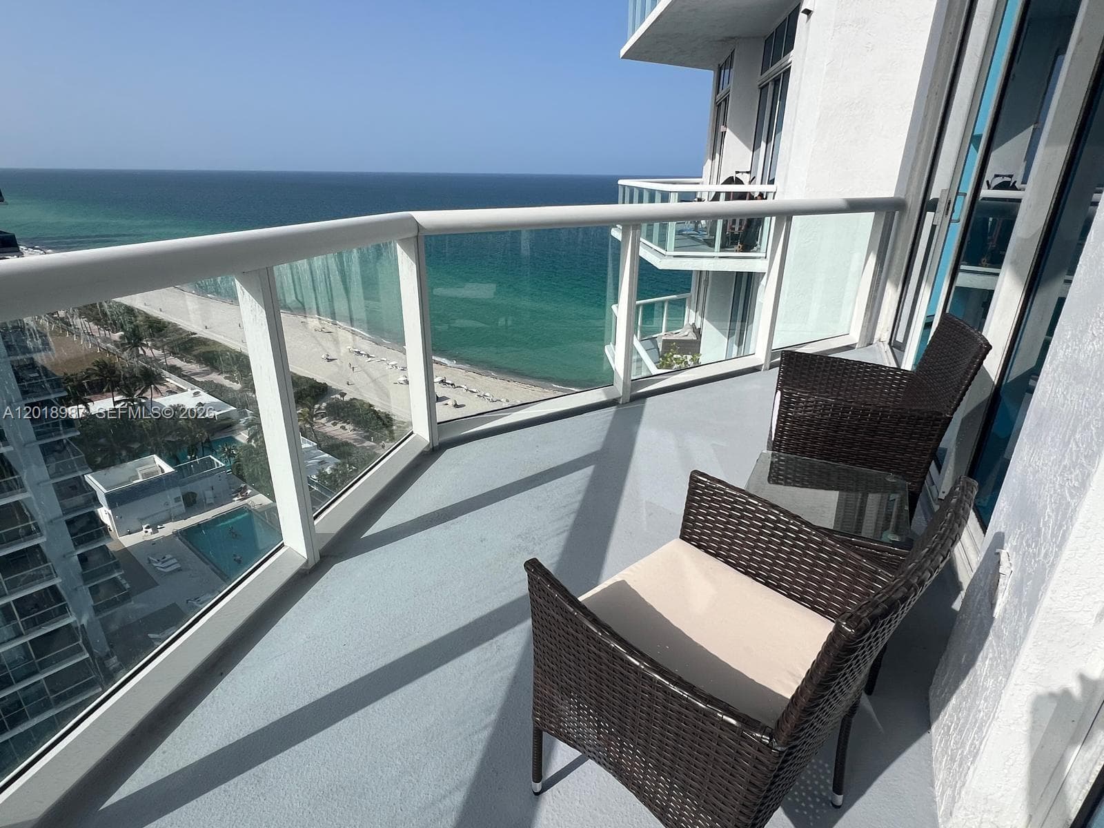 A12018987 — Miami Beach — 3