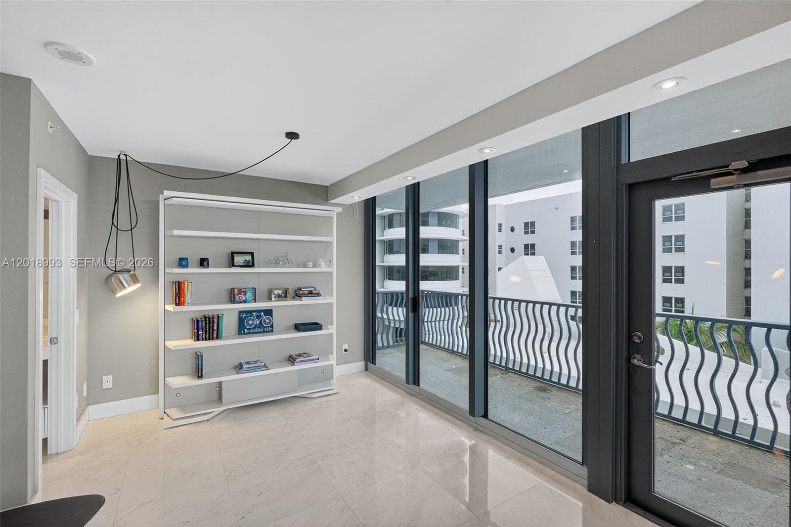 A12018993 — Miami Beach — 4