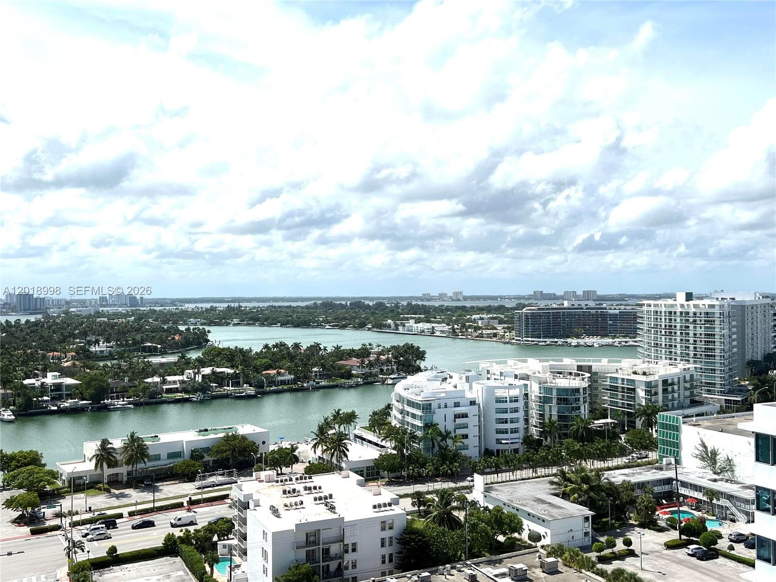 A12018998 — Miami Beach — 18