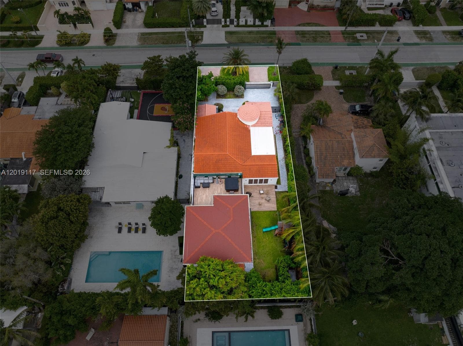 A12019117 — Miami Beach — 50