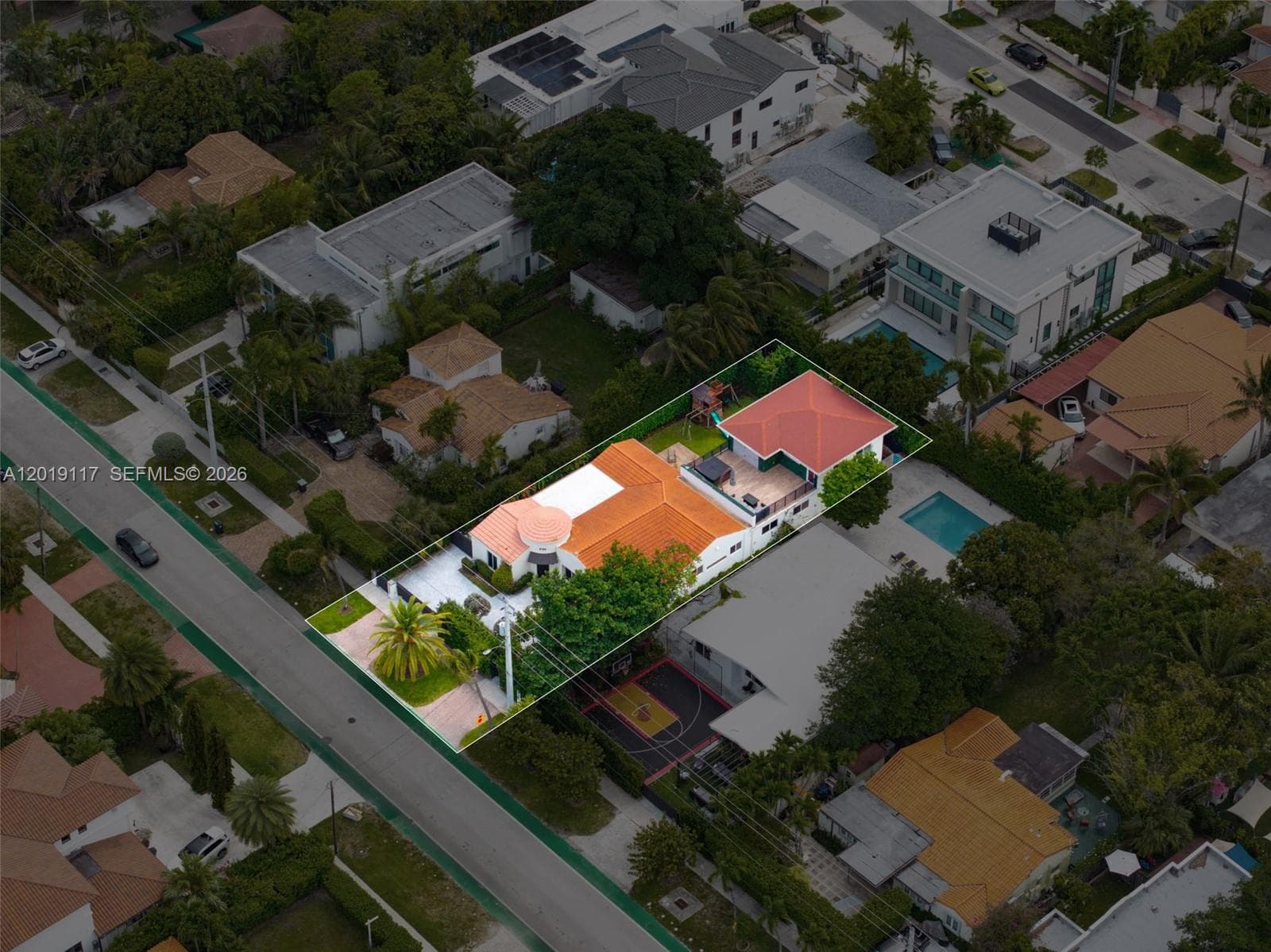 A12019117 — Miami Beach — 48