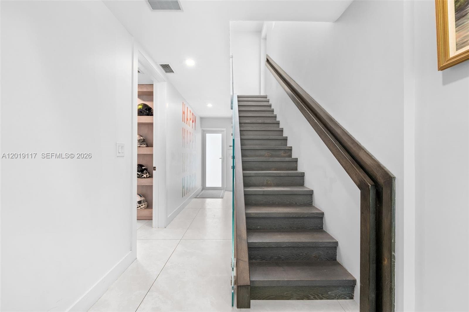 A12019117 — Miami Beach — 19