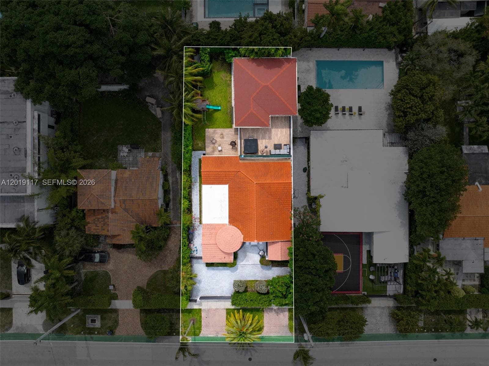 A12019117 — Miami Beach — 60