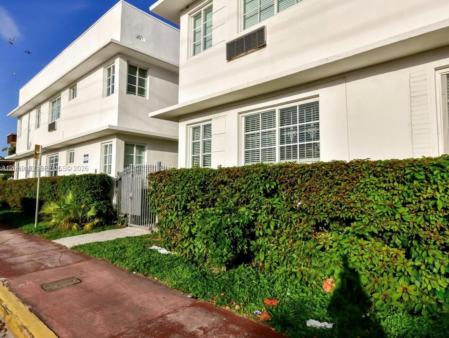 A12019127 — Miami Beach — 2