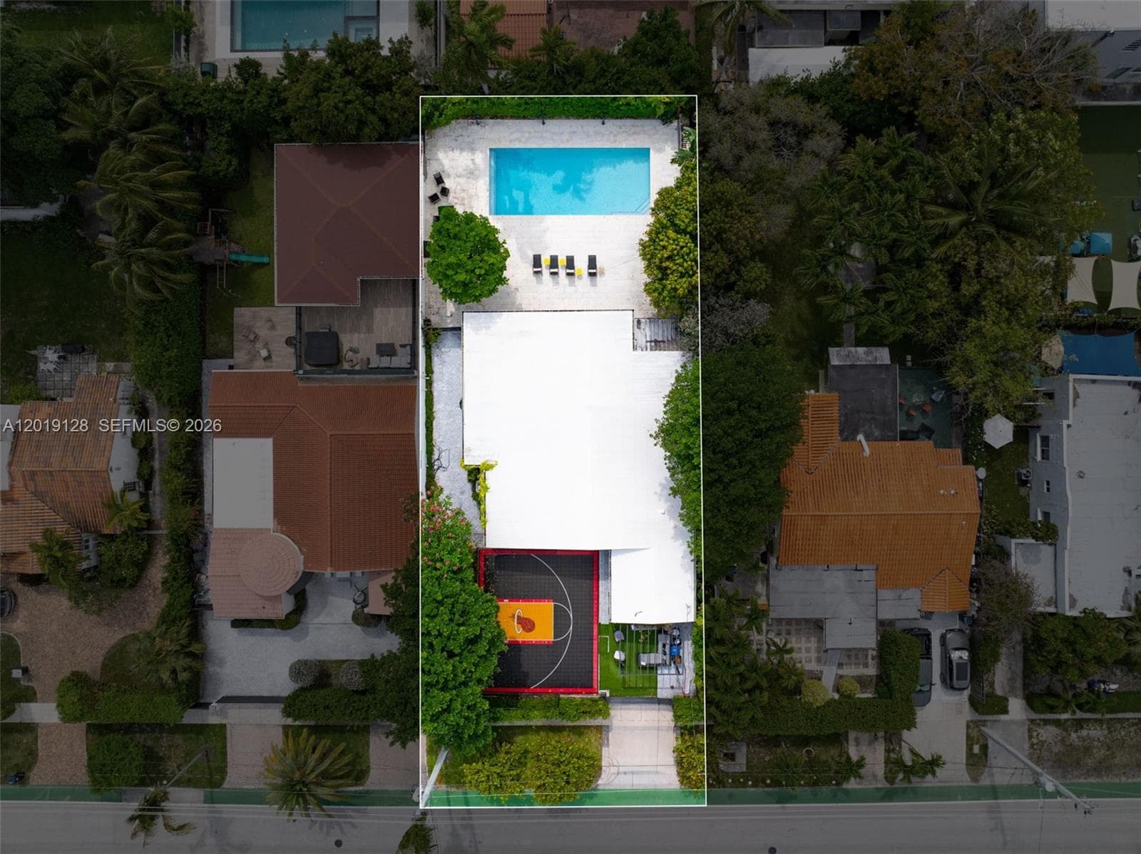 A12019128 — Miami Beach — 36