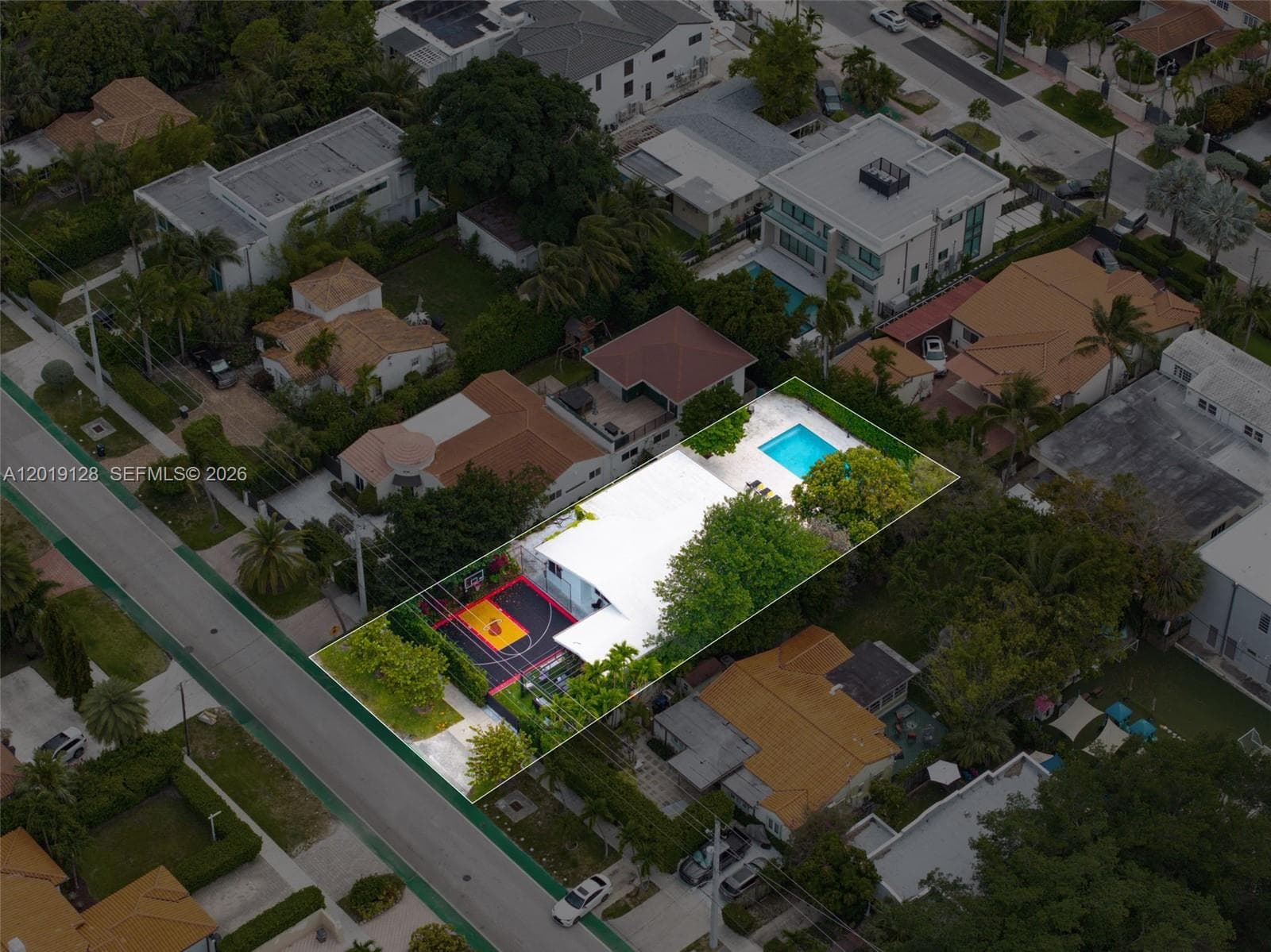 A12019128 — Miami Beach — 37