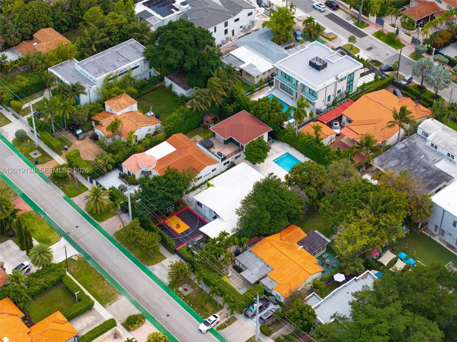 A12019128 — Miami Beach — 31