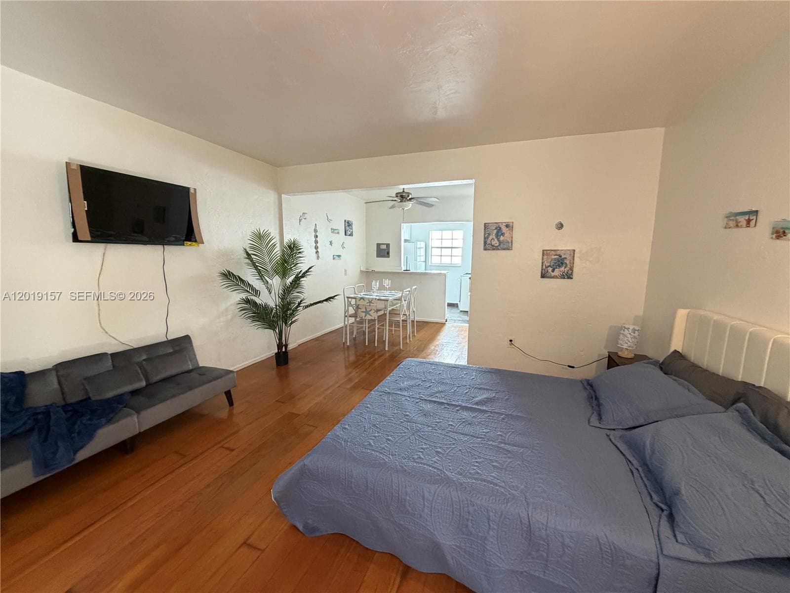 A12019157 — Miami Beach
