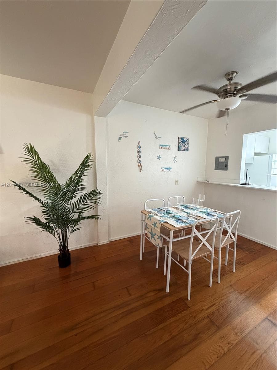 A12019157 — Miami Beach — 4