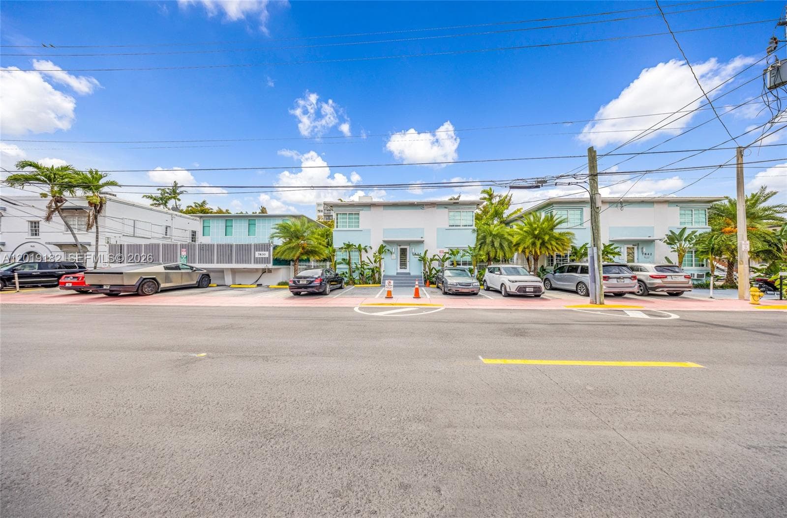 A12019182 — Miami Beach — 2