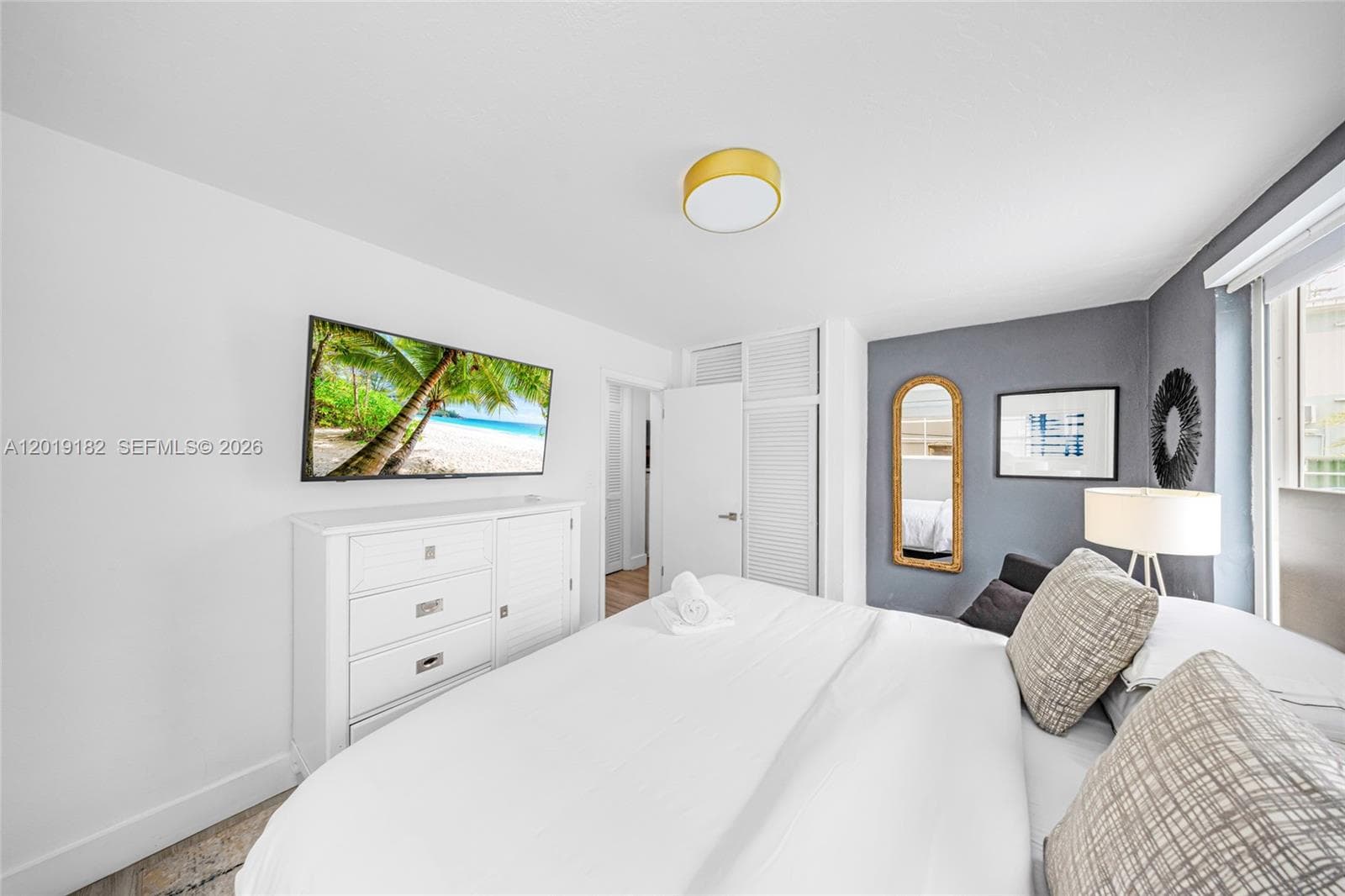A12019182 — Miami Beach — 12
