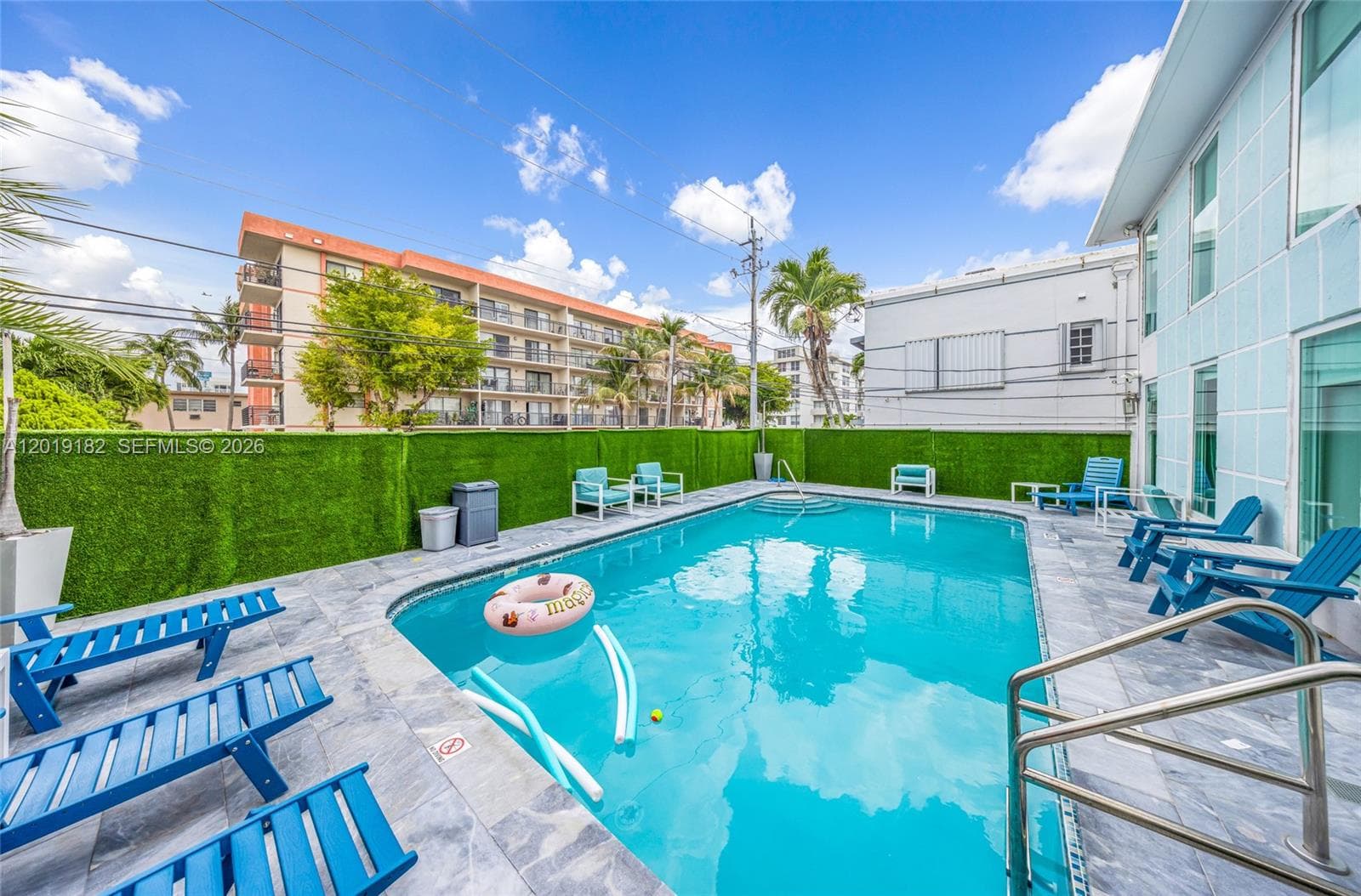 A12019182 — Miami Beach — 26