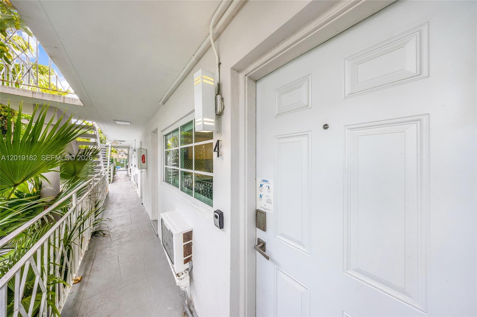A12019182 — Miami Beach — 15