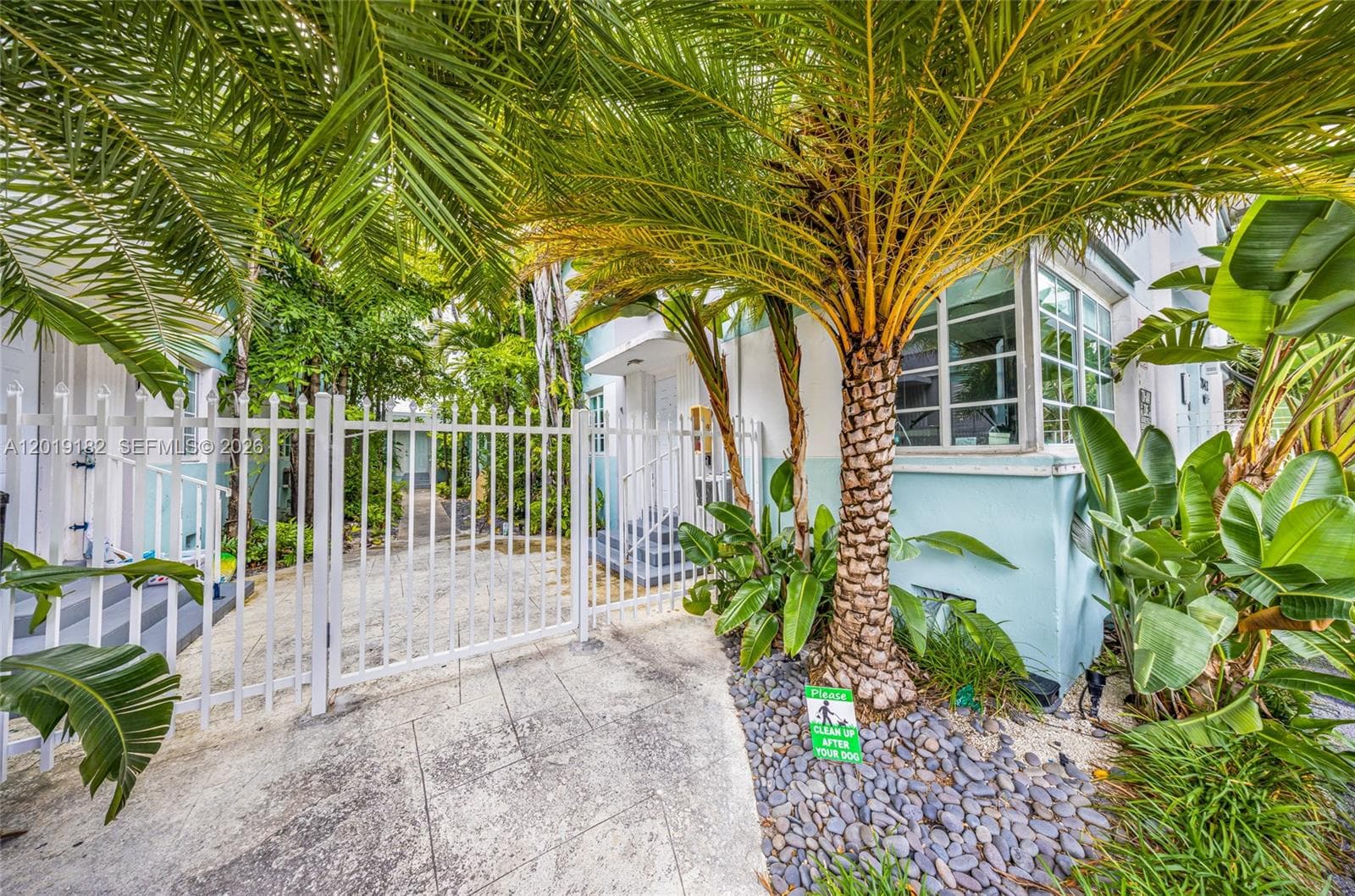 A12019182 — Miami Beach — 25