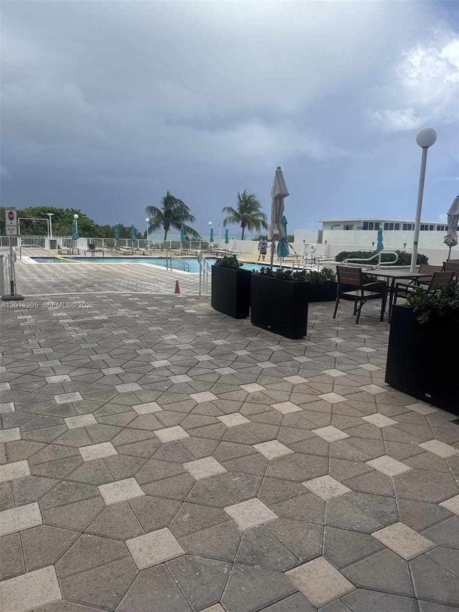 A12019205 — Miami Beach — 36