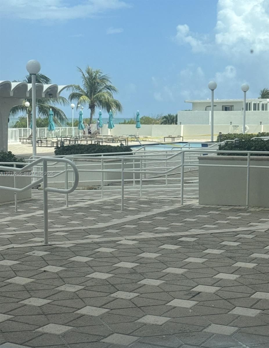 A12019205 — Miami Beach — 38