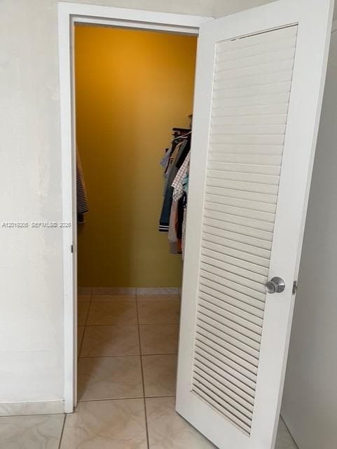 A12019205 — Miami Beach — 18