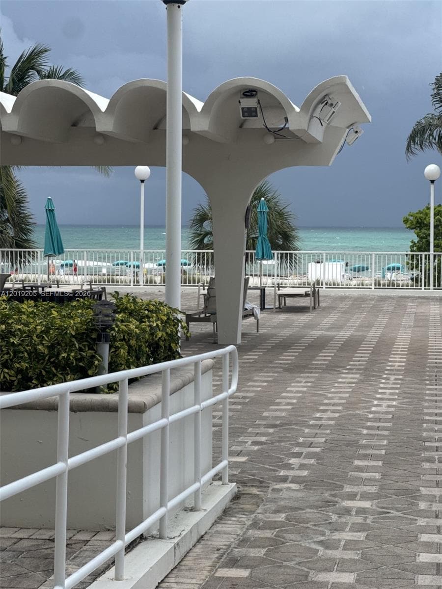 A12019205 — Miami Beach — 37