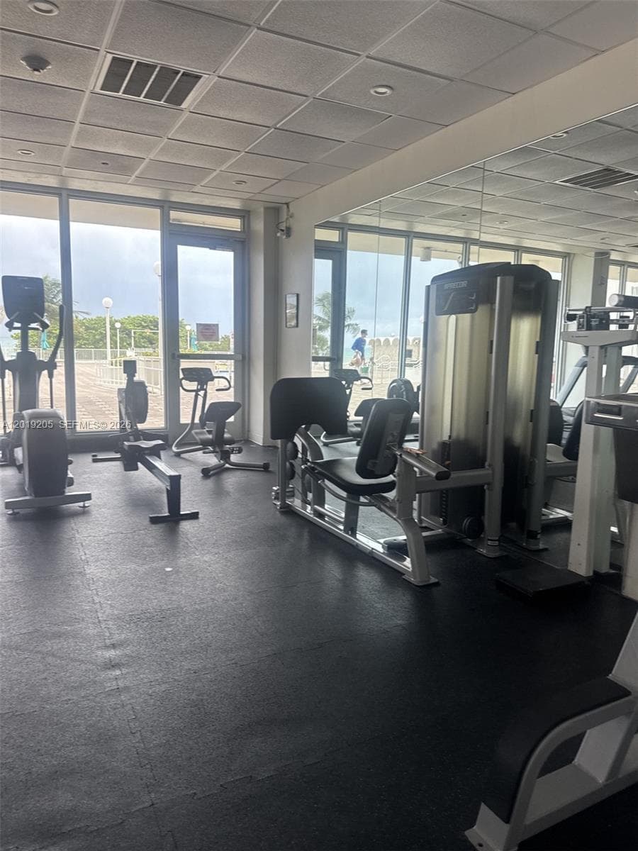 A12019205 — Miami Beach — 31