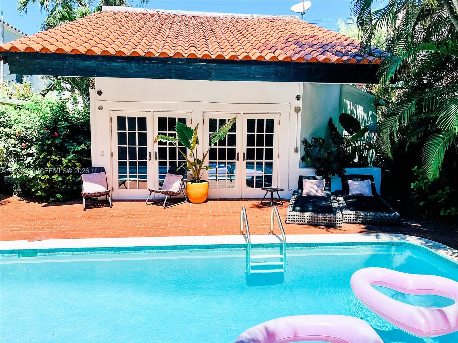 A12019210 — Miami Beach