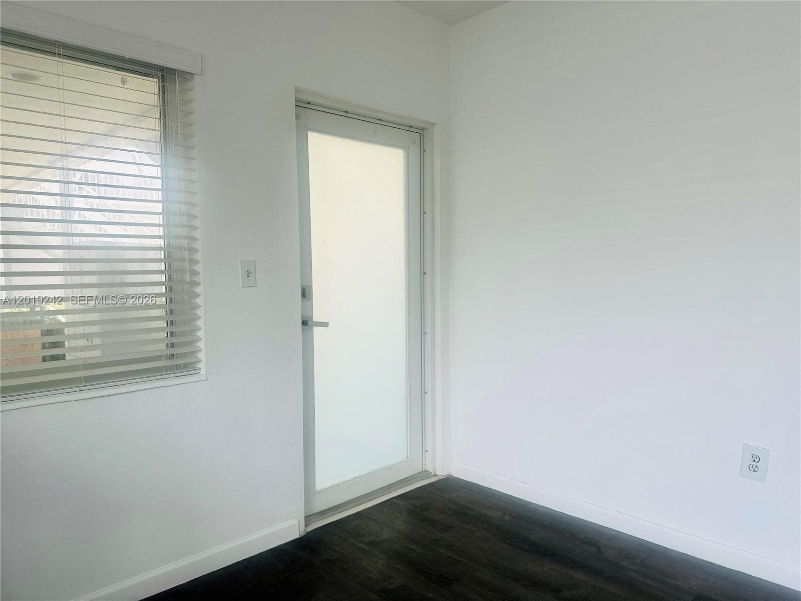 A12019242 — Miami Beach — 13