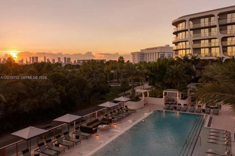 A12019252 — Miami Beach — 35