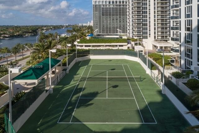 A12019289 — Miami Beach — 33
