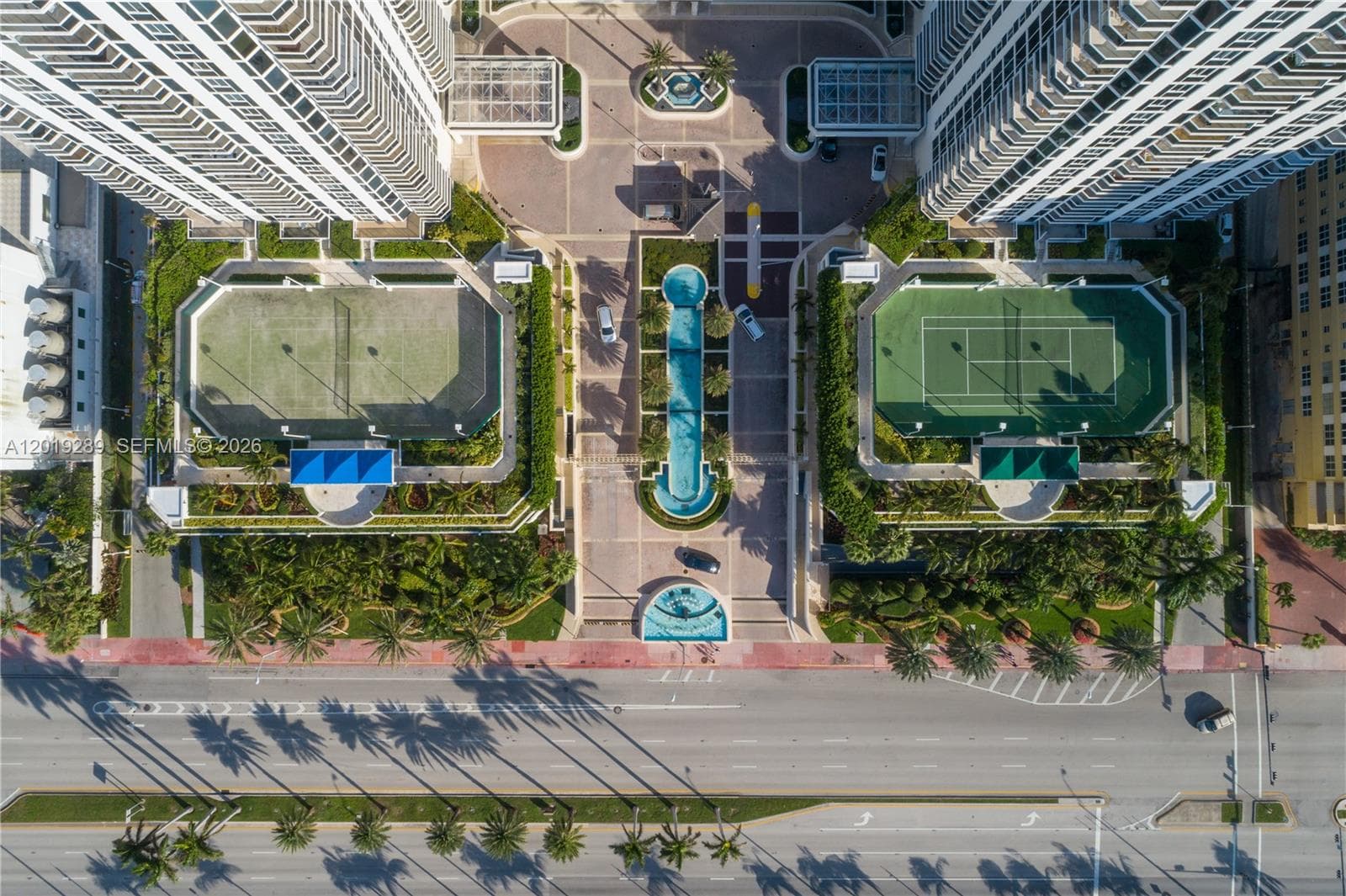 A12019289 — Miami Beach — 29