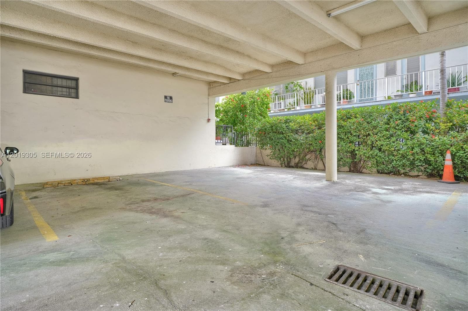 A12019305 — Miami Beach — 15