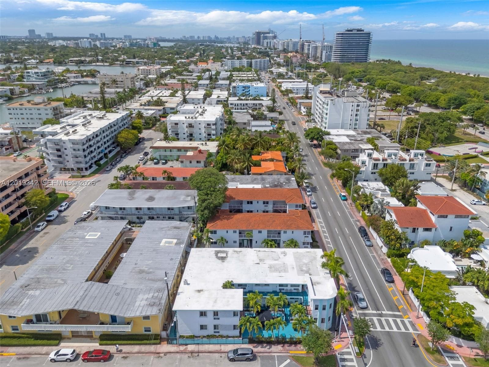 A12019342 — Miami Beach — 23