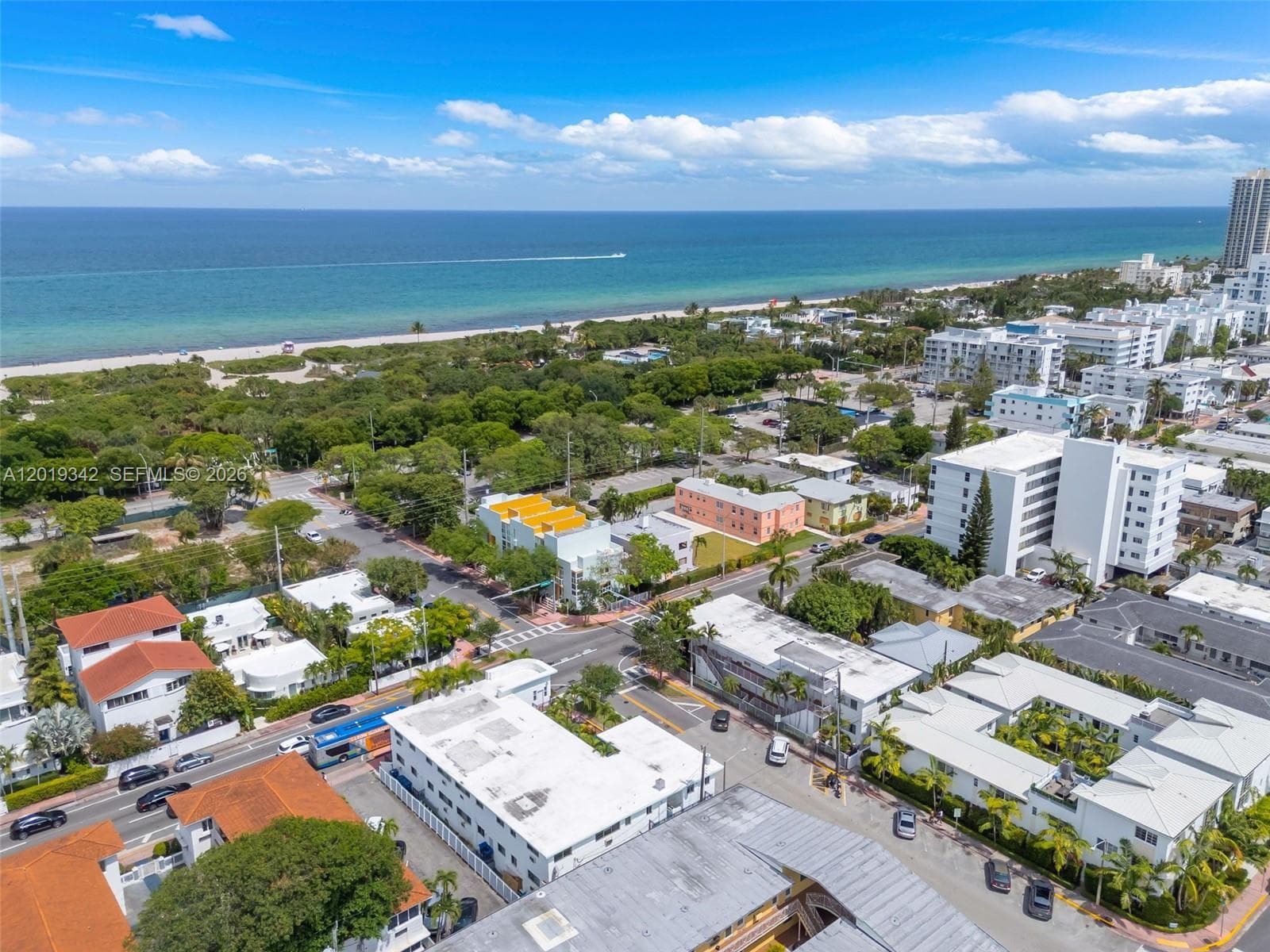 A12019342 — Miami Beach — 18